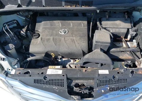 2011 Toyota Sienna Limited z USA, uszkodzony, nr VIN 5TDDK3DC8BS011085